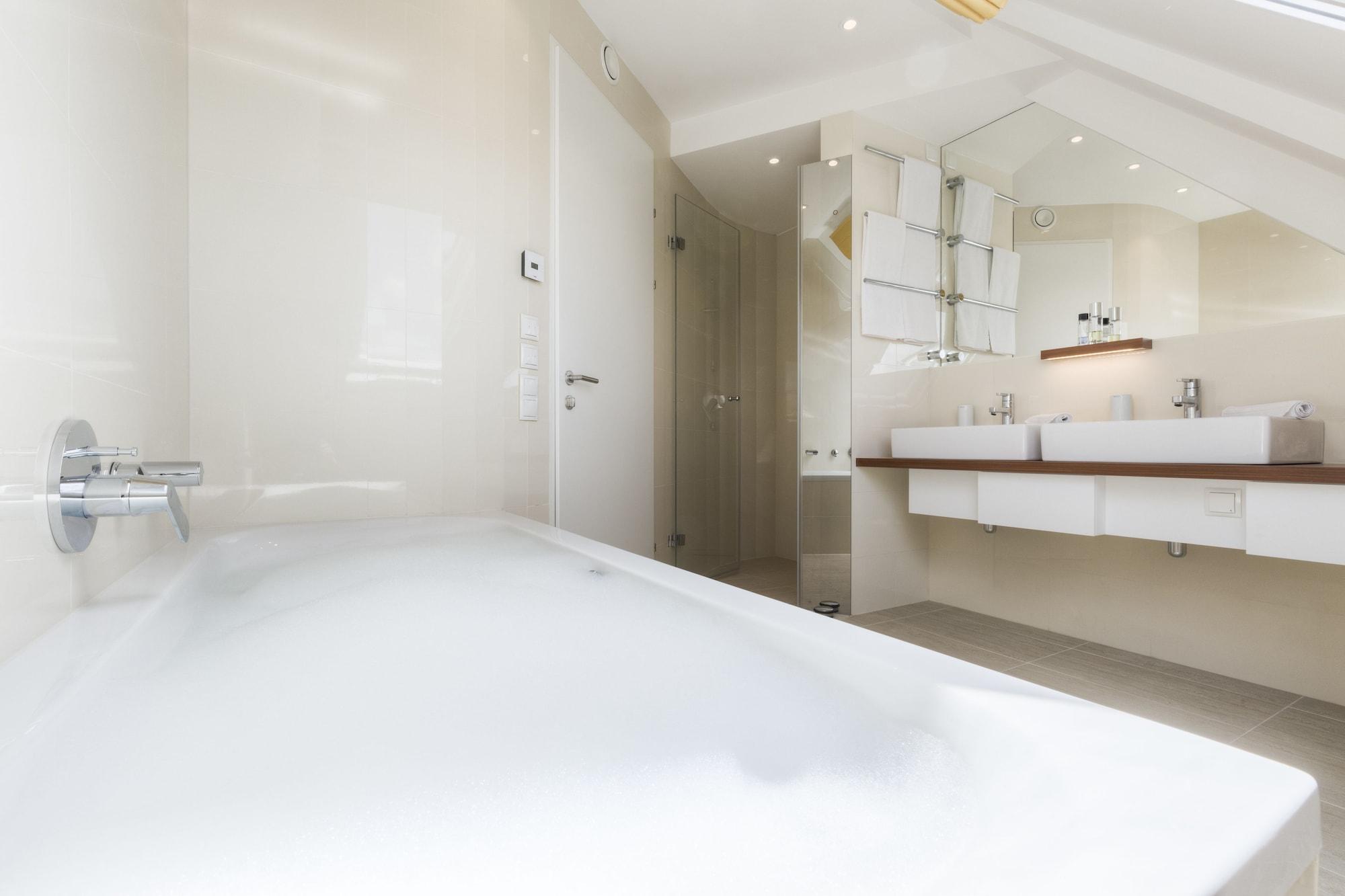 Vienna Grand Apartments Danube Екстериор снимка