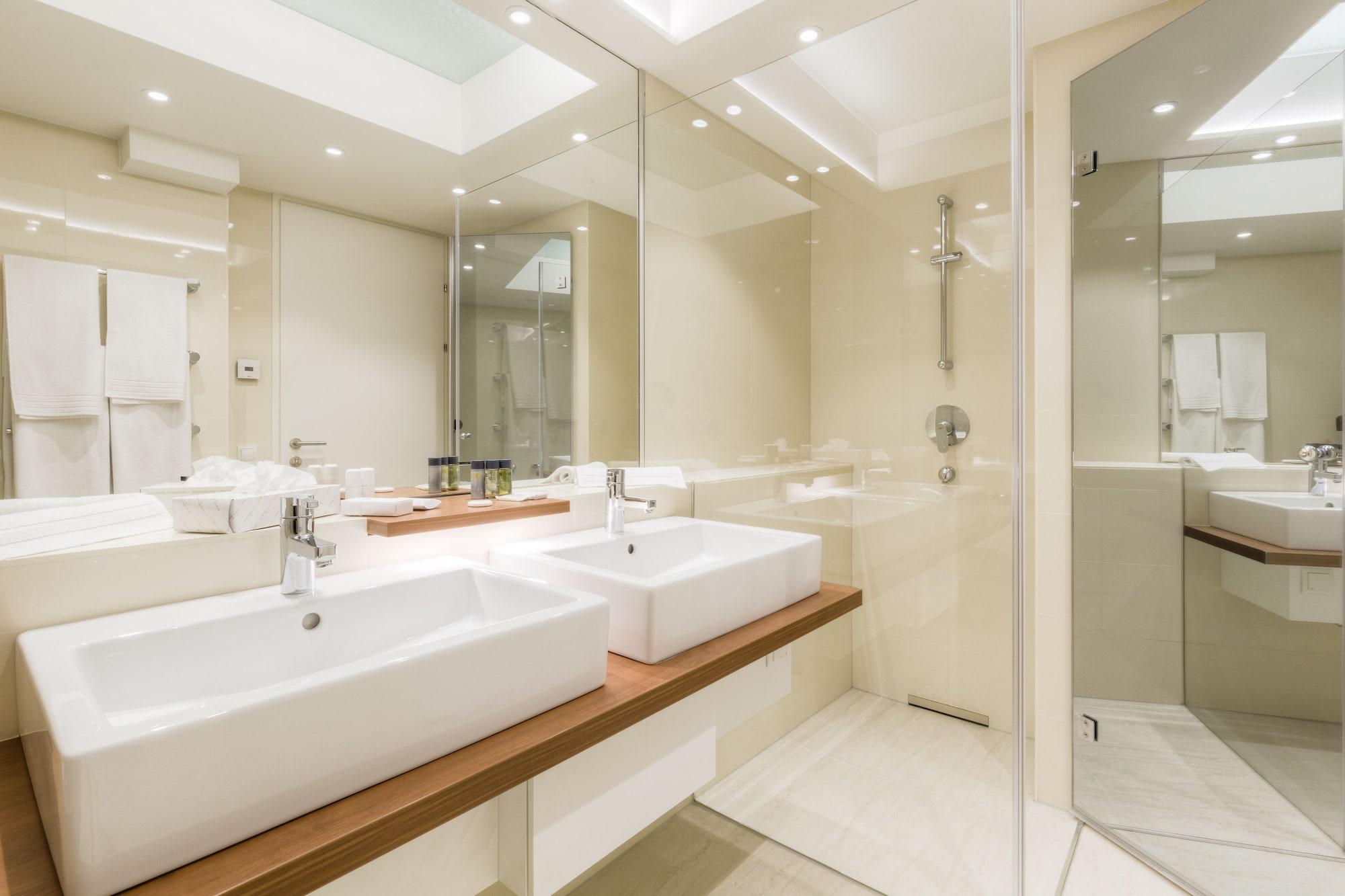 Vienna Grand Apartments Danube Екстериор снимка
