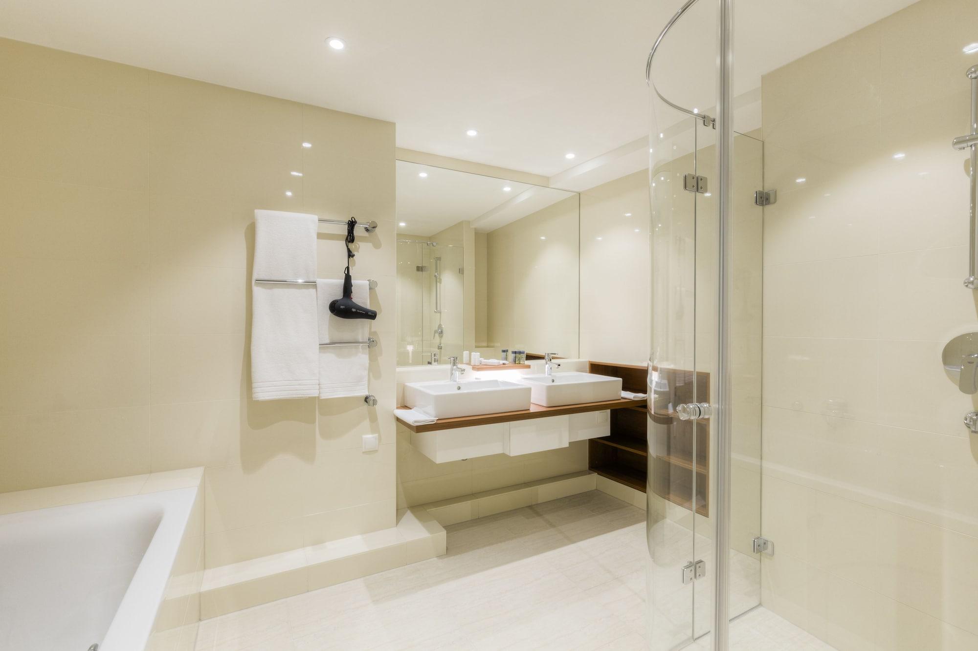 Vienna Grand Apartments Danube Екстериор снимка