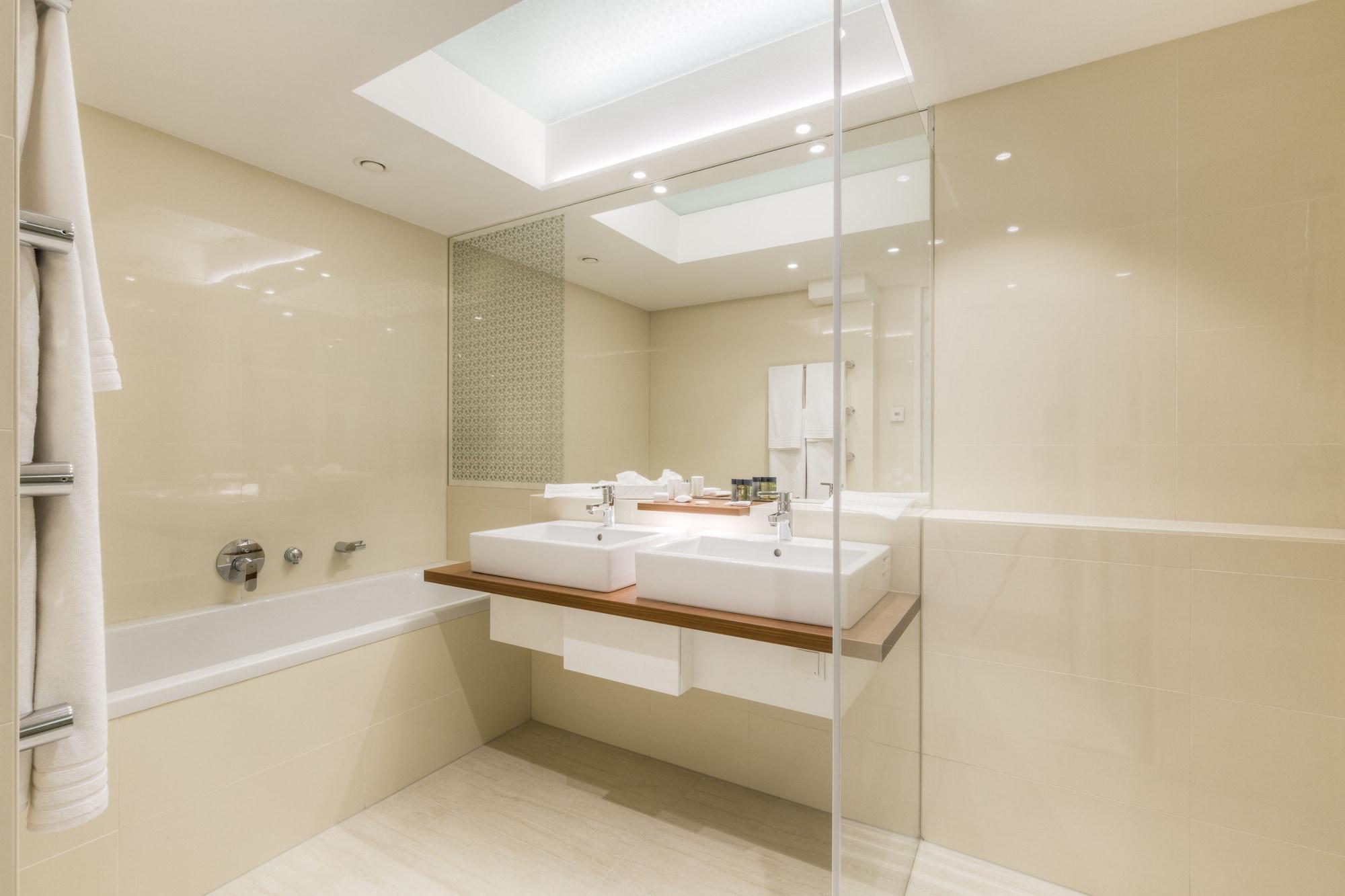Vienna Grand Apartments Danube Екстериор снимка