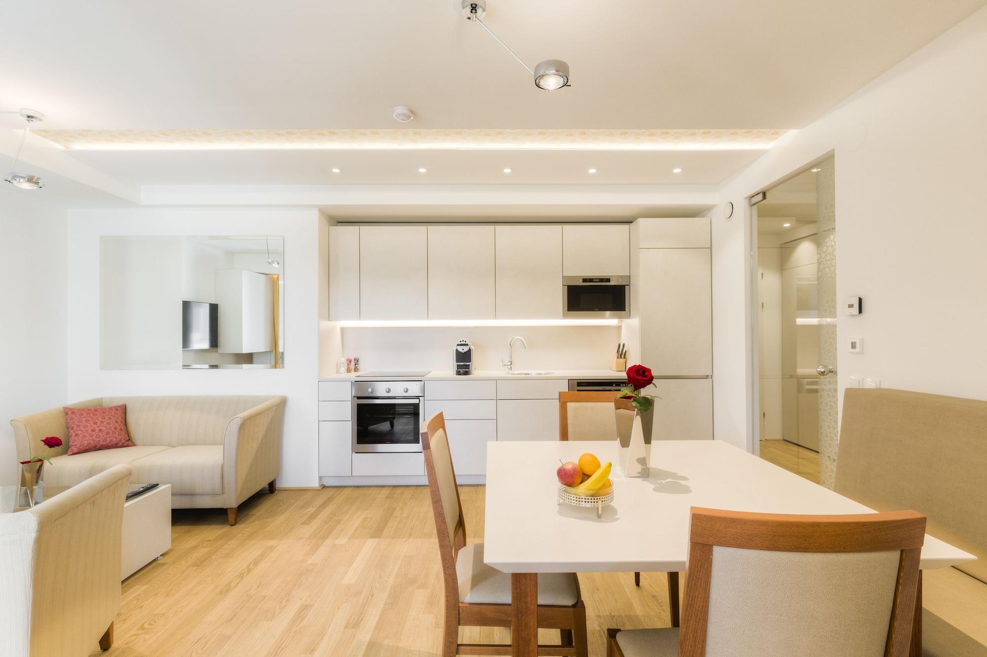 Vienna Grand Apartments Danube Екстериор снимка